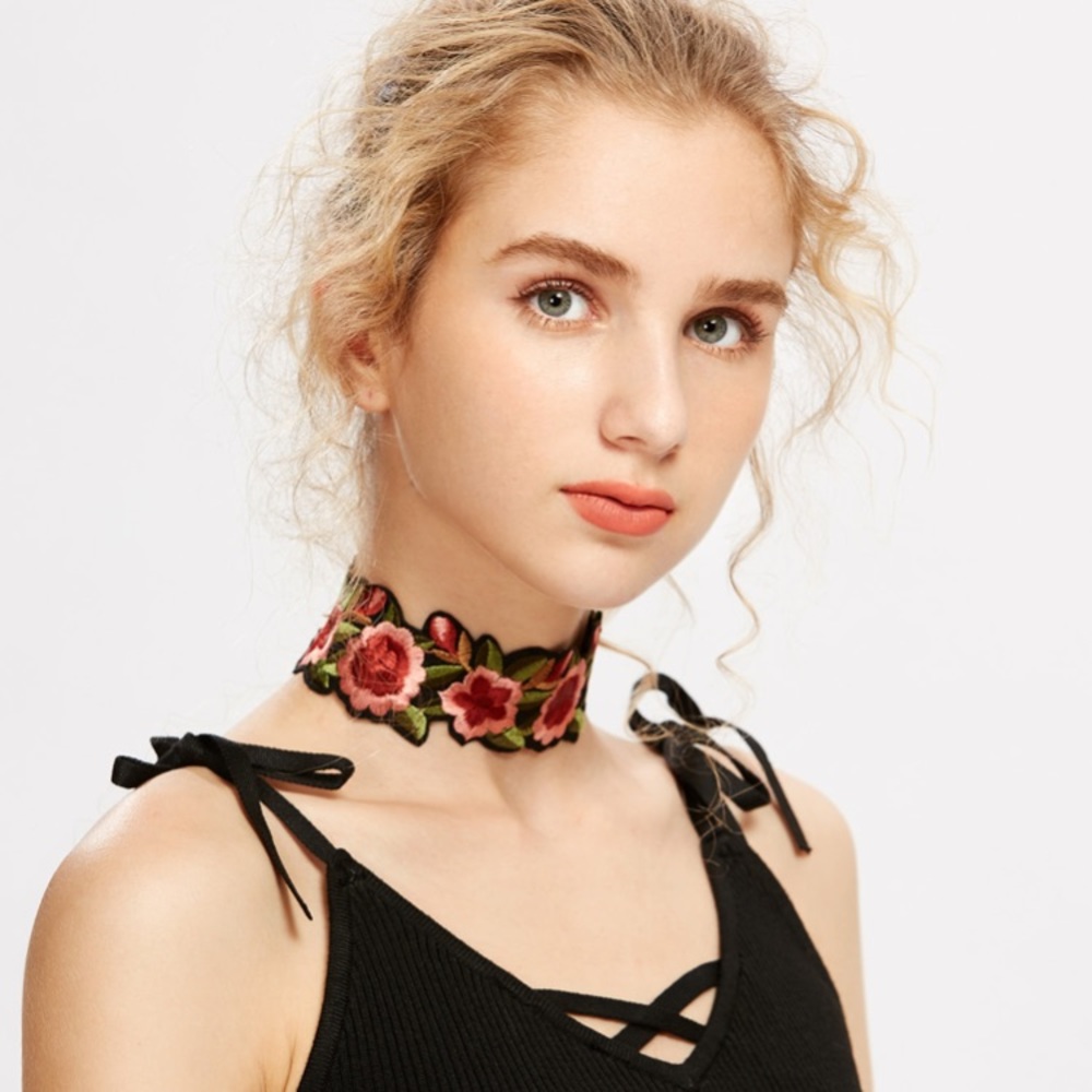 Flower choker cute / adjustable